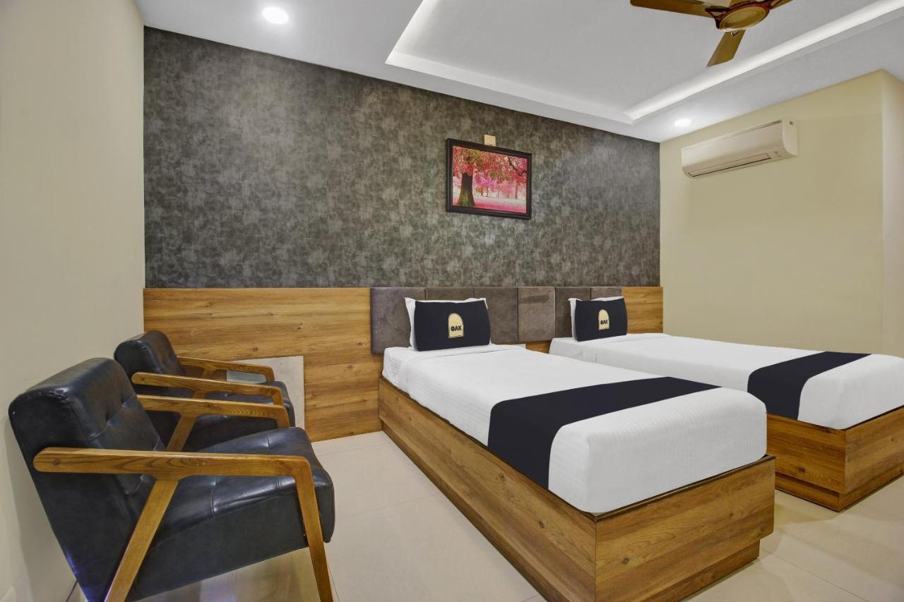 Collection O Hotel Swagath Pride Mancherāl Exteriör bild