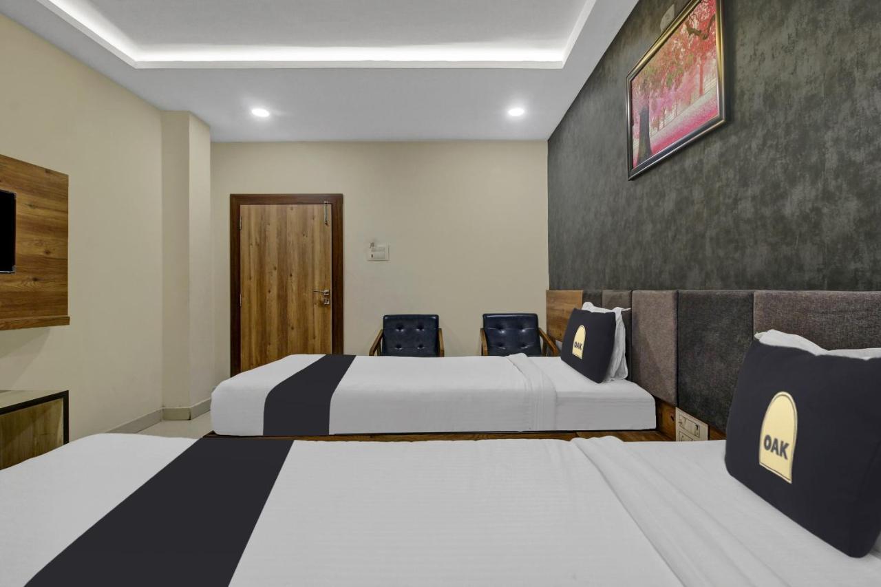 Collection O Hotel Swagath Pride Mancherāl Exteriör bild