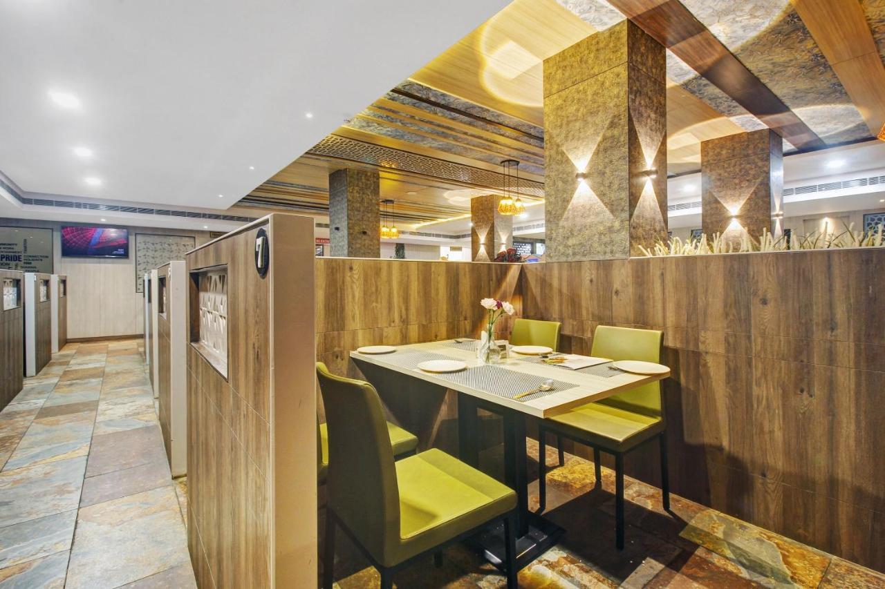 Collection O Hotel Swagath Pride Mancherāl Exteriör bild